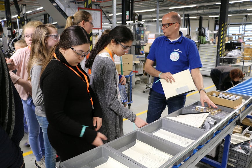 Emerson Hosts STEM Event to Inspire Next Generation of Women Engineers